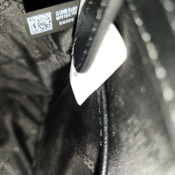 Michael Kors bag, Medium size, brand new. Comes with dust bag. - Picture 5 of 12